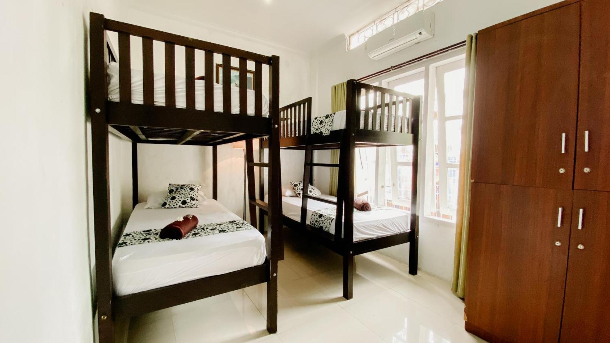 Dormitory Tourism Sritanjung Banyuwangi By Gajahsora Management Exterior photo